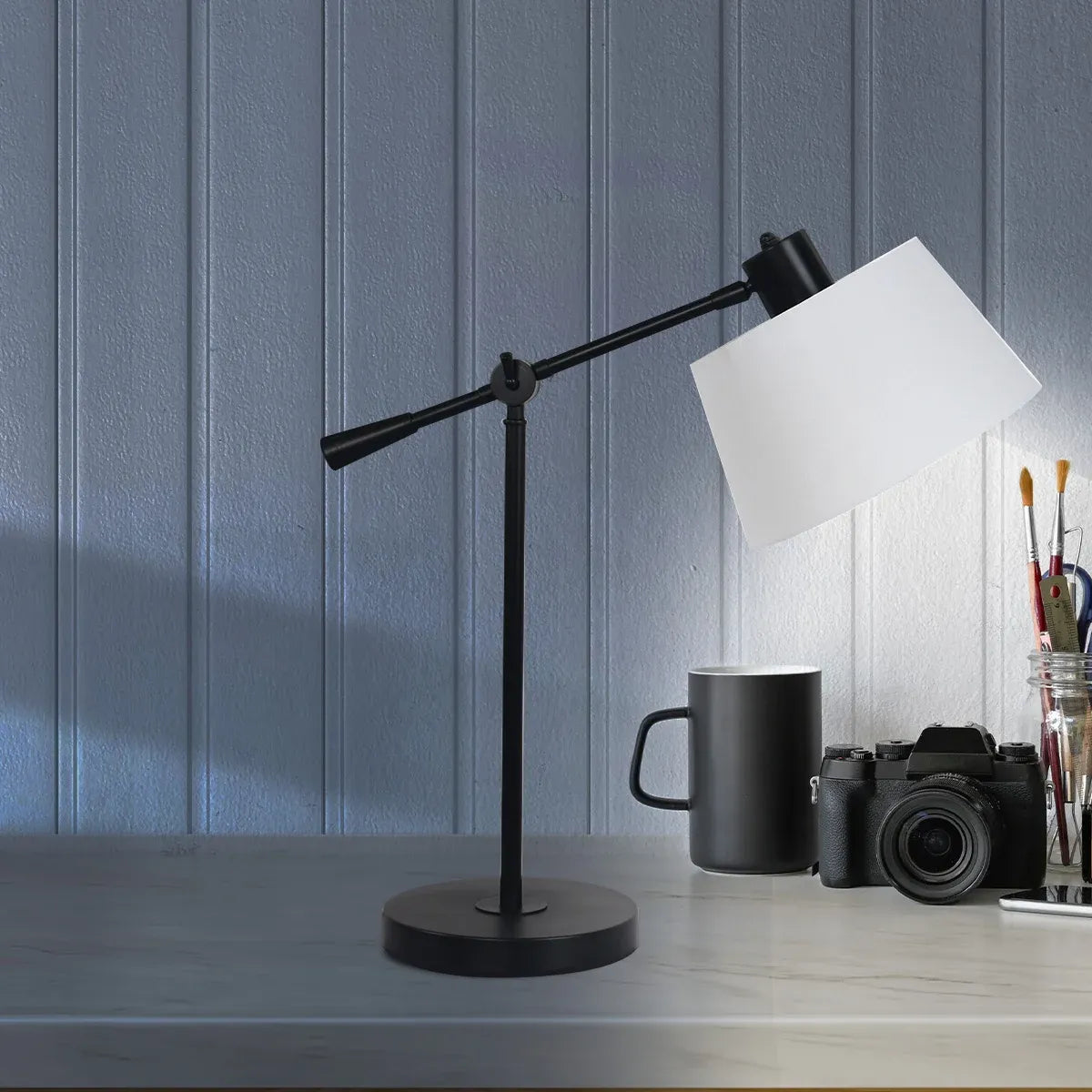 Adjustable Metal Table Lamp In Black