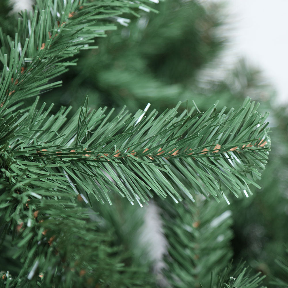 6FT Value Christmas Tree - 650 Tips - Homecoze