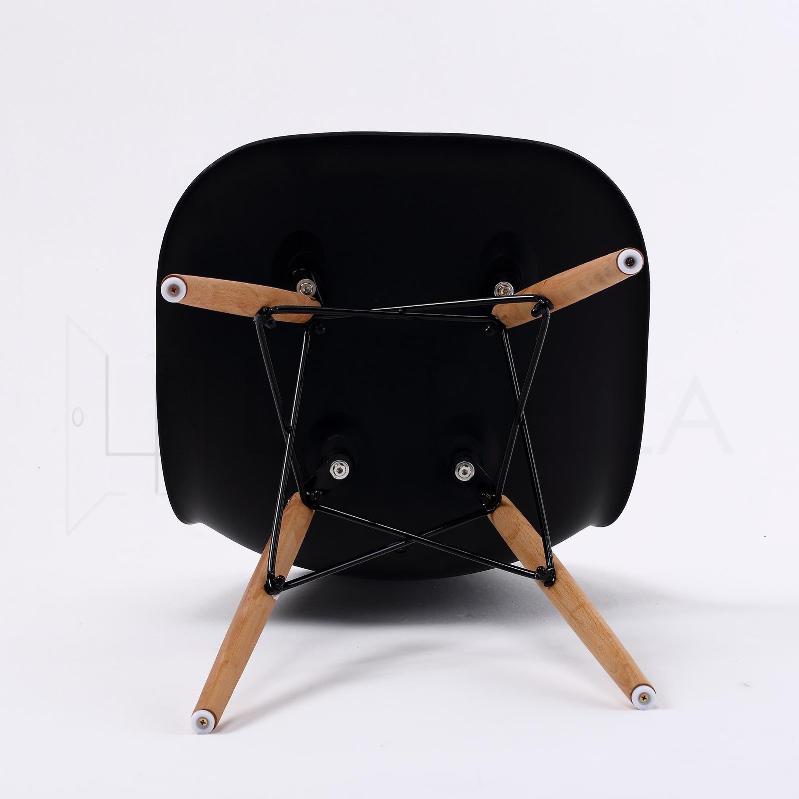 Set of 4 Retro Dining Café Chair DSW Plastic - Black Homecoze